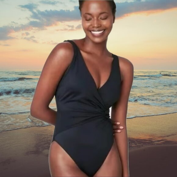 Andie Swim The Capri One Piece Black Eco Nylon  Size Medium - Picture 1 of 9
